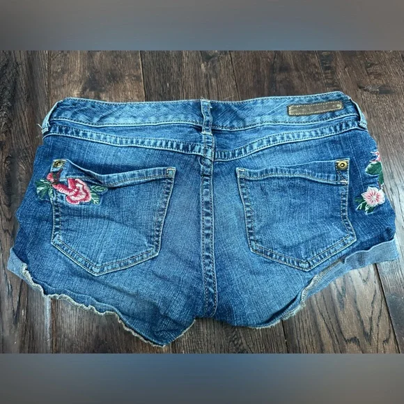 Express Floral Embroidered Shorts - Picture 6 of 7